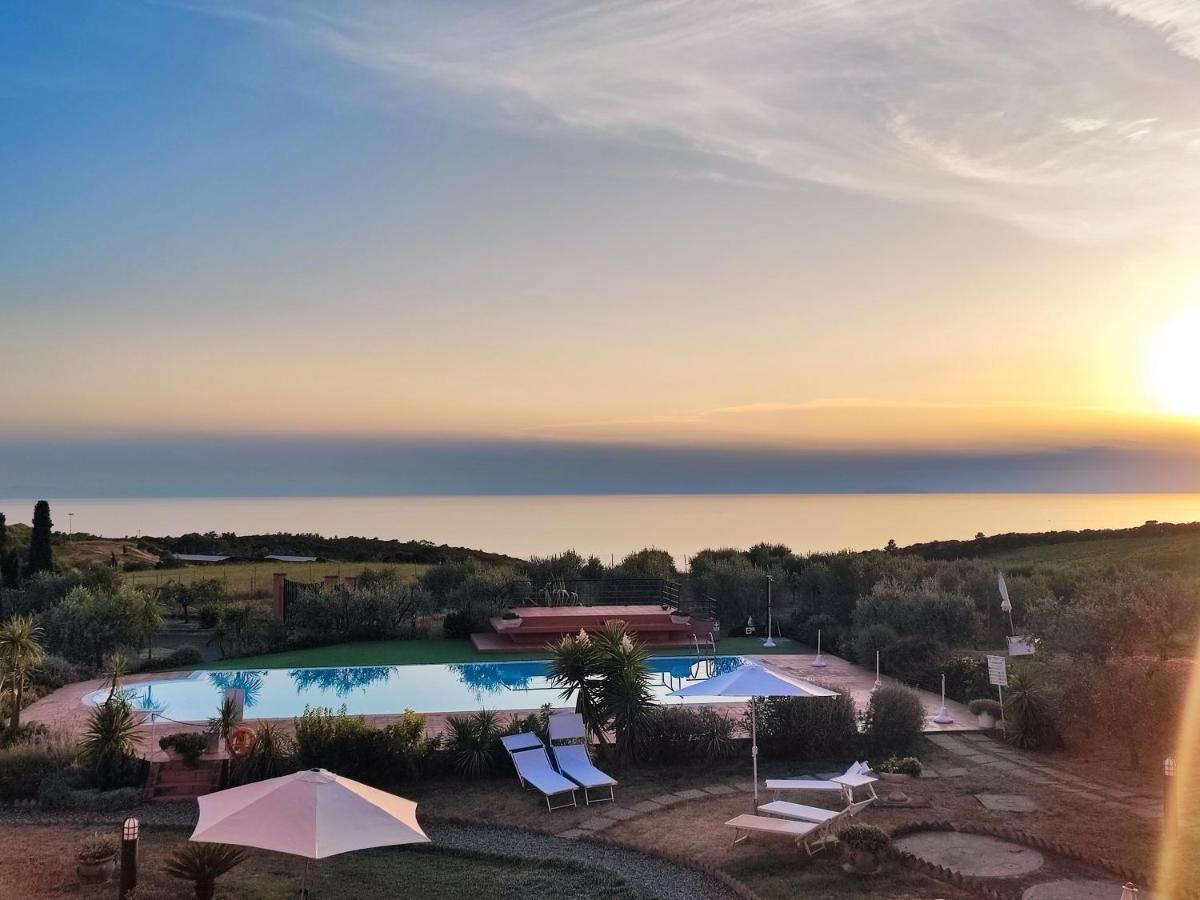 Residence I Macchiaioli Castiglioncello Bagian luar foto